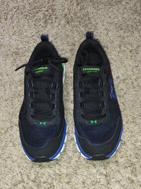 Women's NWOT/NWOB UNDER ARMOUR Charged Assert Athletic Shoes. US 9.
